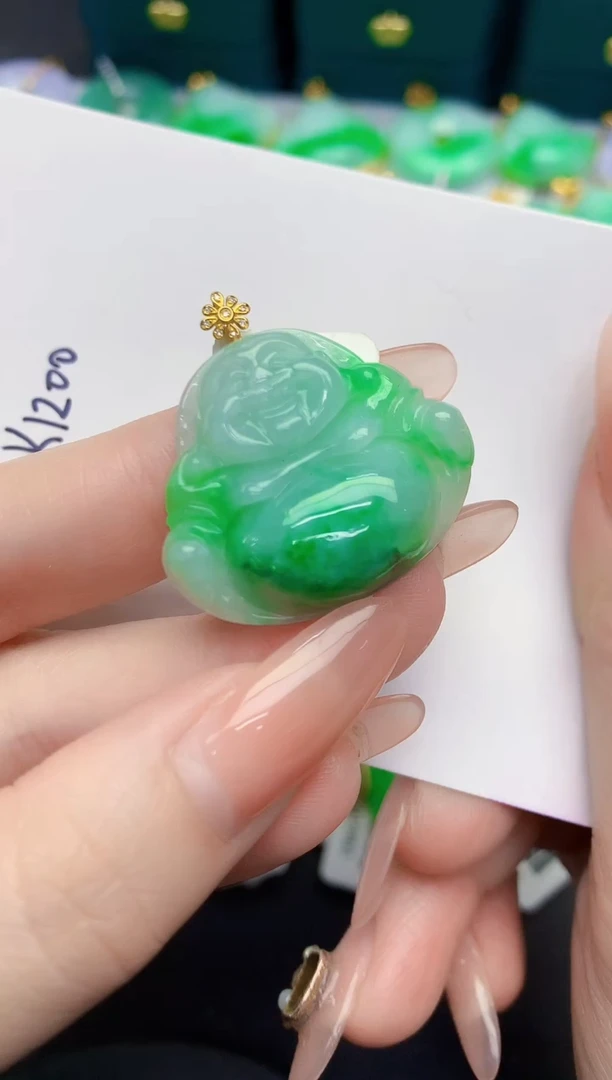 颈饰18K金镶嵌翡翠缅甸天然翡翠A货