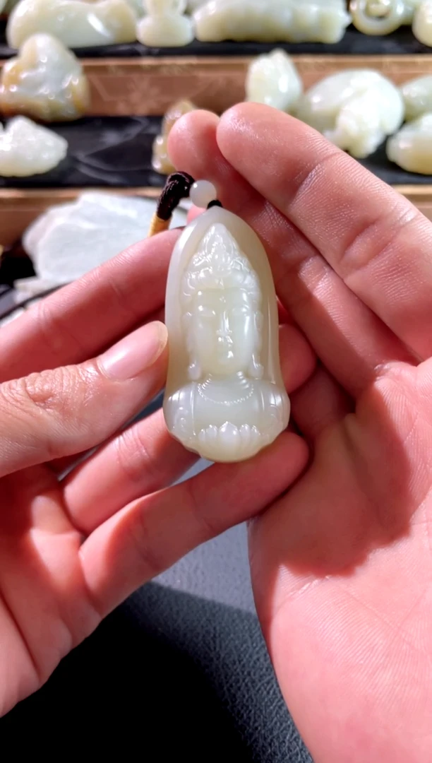 和田玉未镶嵌颈饰不包邮邮费自理.新疆且末近矿料拍一发一