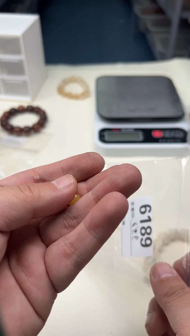 吊坠白玉菩提一***荪黄色三颗6189