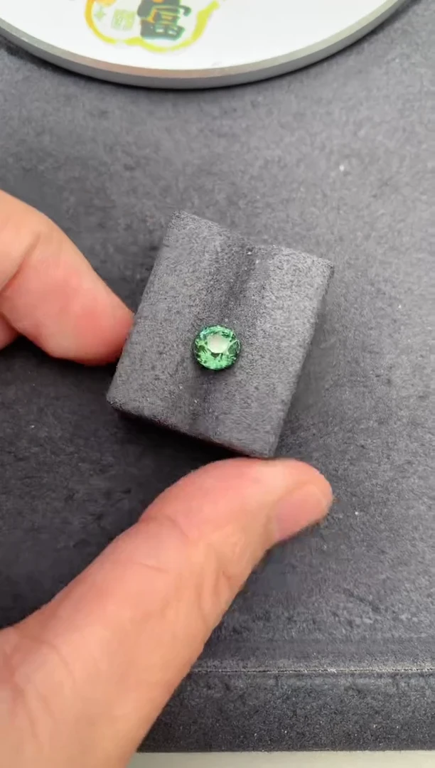 裸石彩色蓝宝石1.59ct 绿色蓝宝石BA