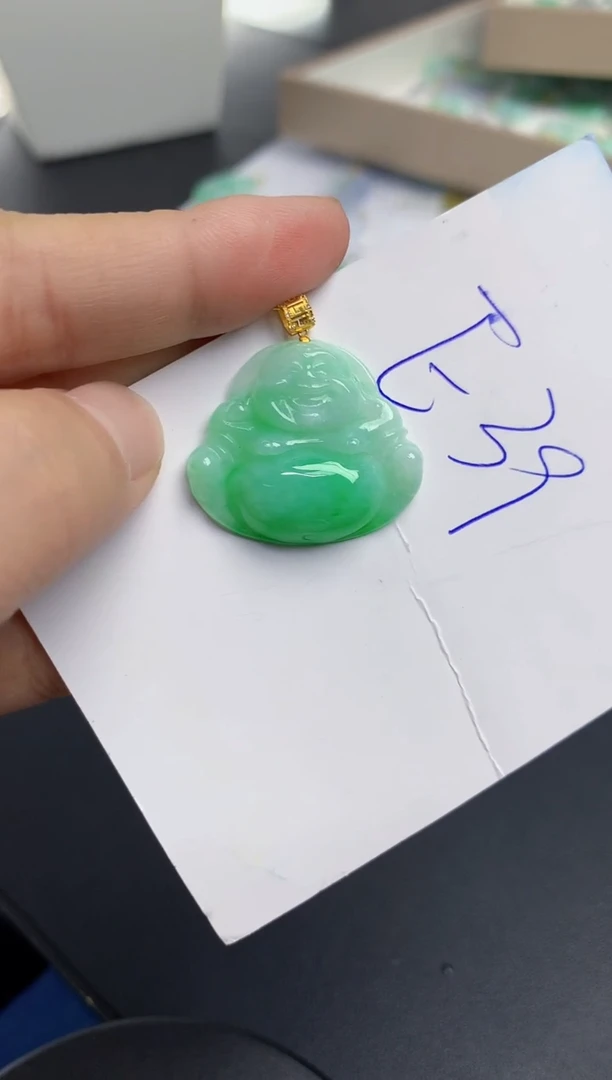 翡翠18K金镶嵌颈饰11111111