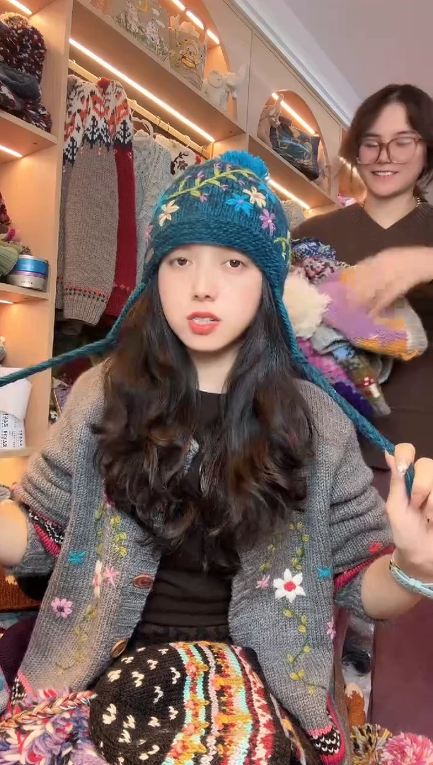 绵羊毛百羊毛绿色刺绣护耳帽