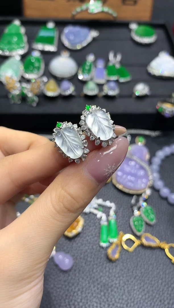 18K金镶嵌翡翠耳饰73