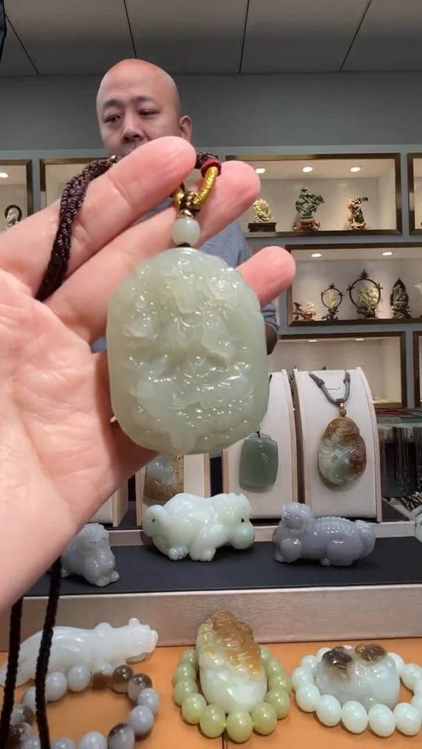 颈饰未镶嵌和田玉苏