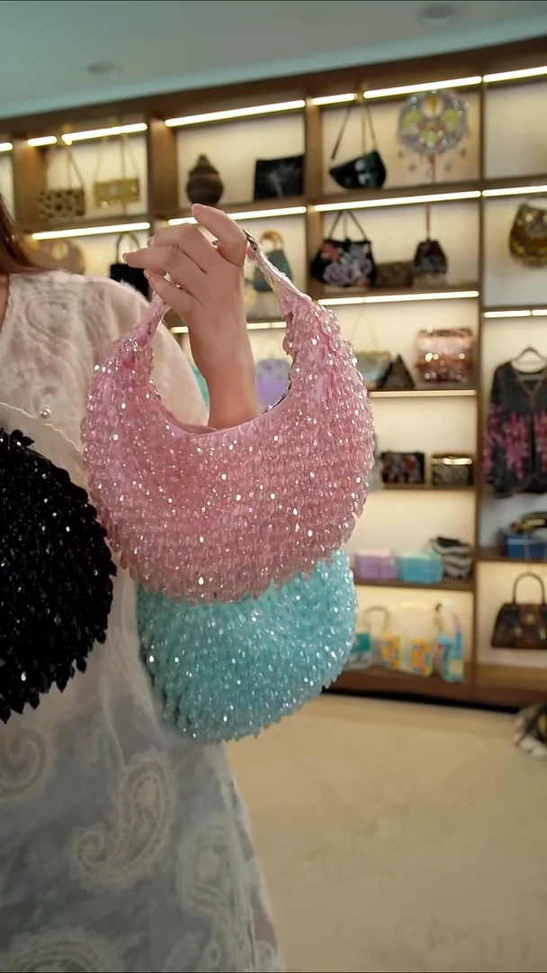 织物43百格汇手工串珠包