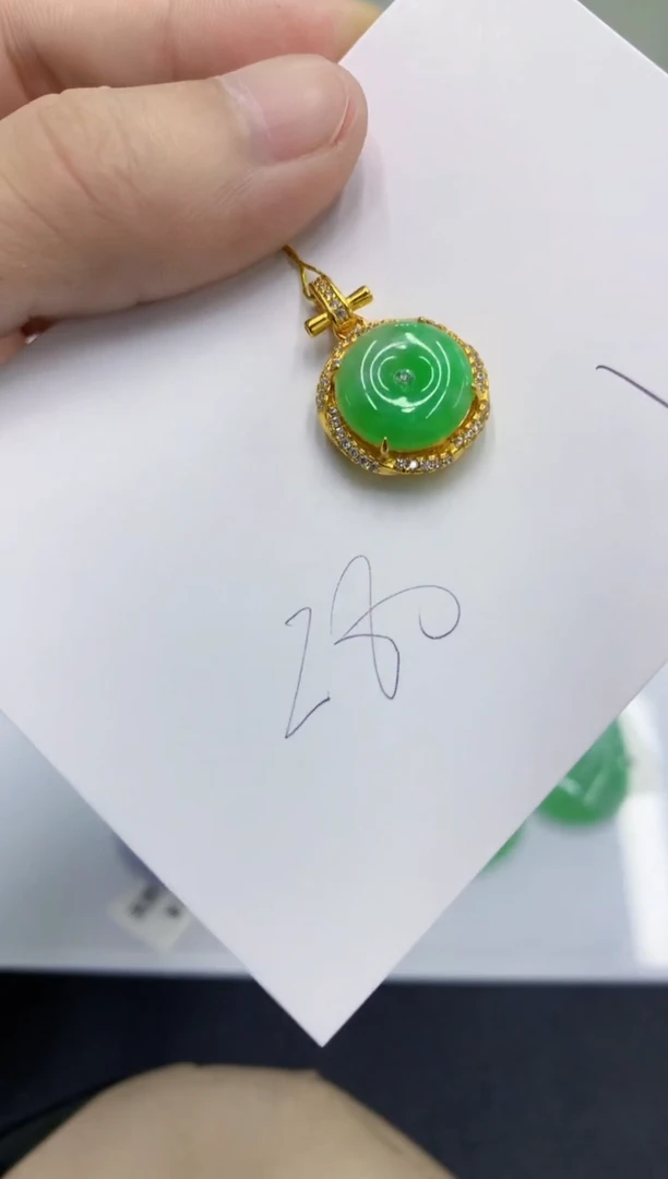 颈饰未镶嵌翡翠翡翠