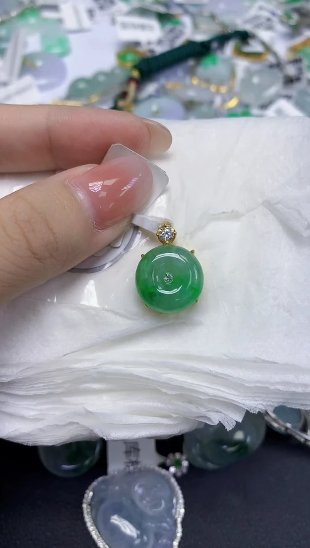 颈饰未镶嵌翡翠天然缅甸翡翠A货多样性发一件