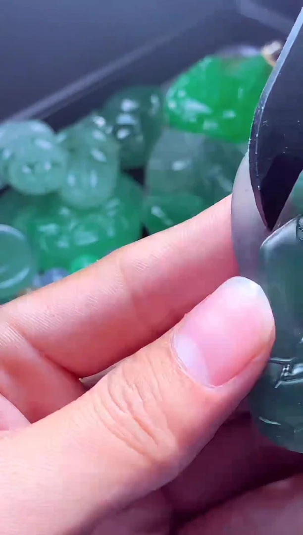 未镶嵌定制翡翠盼?毛货翡翠定制