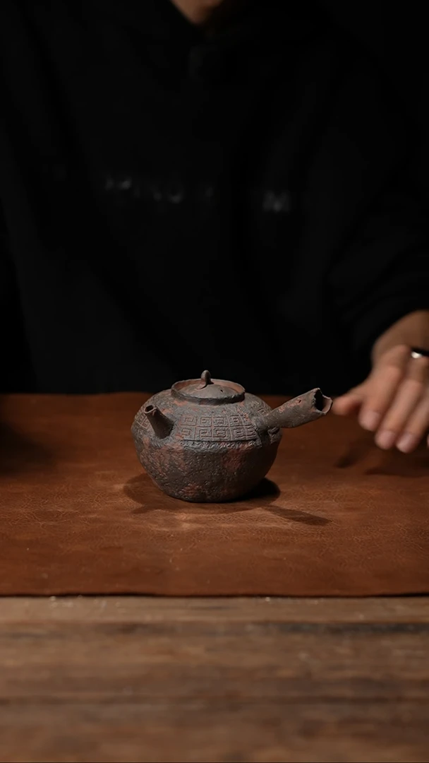 027重工回纹侧把煮水壶450CC