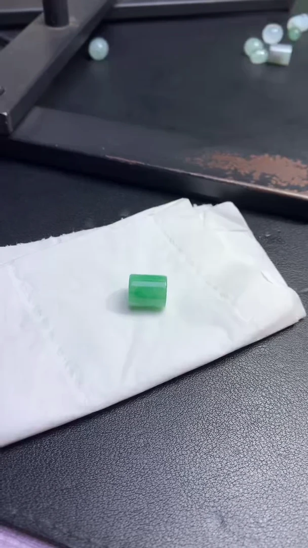 未镶嵌定制翡翠不****局毛货