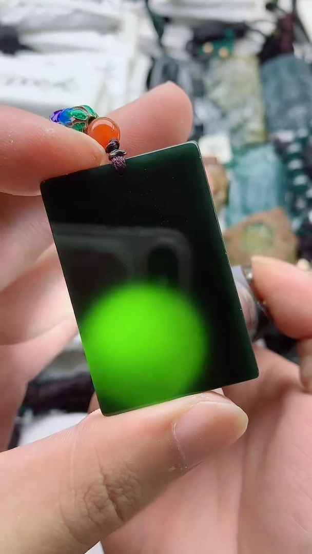 颈饰未镶嵌和田玉（墨玉）888