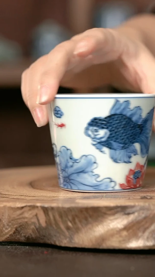 手绘手绘高温现代瓷 气  金鱼冰桶杯150cc