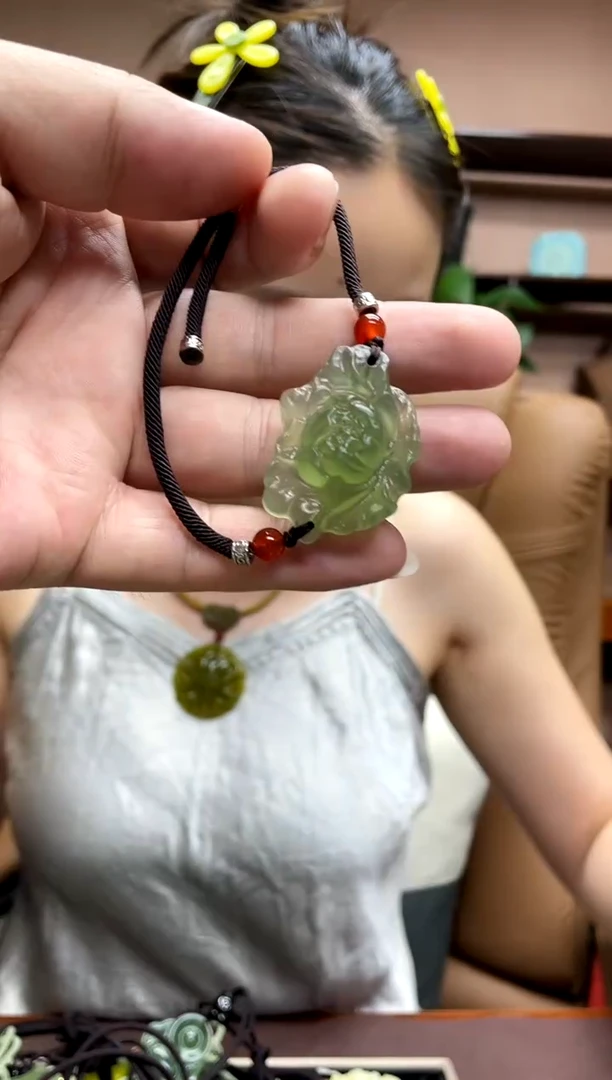 岫玉未镶嵌戒指·