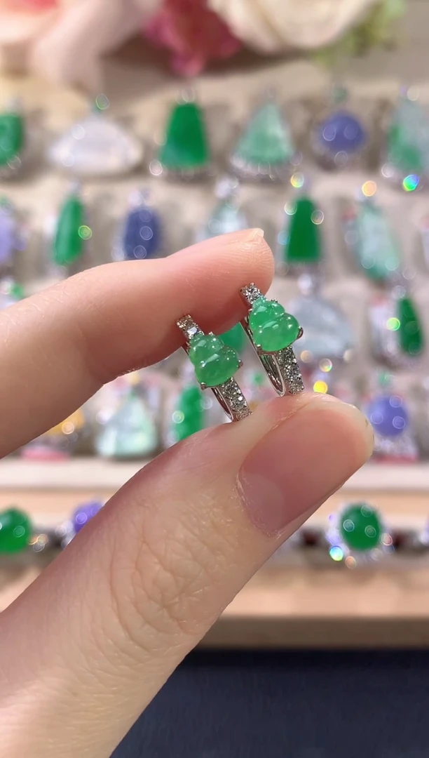 18K金镶嵌翡翠耳饰冬日珠宝Q48