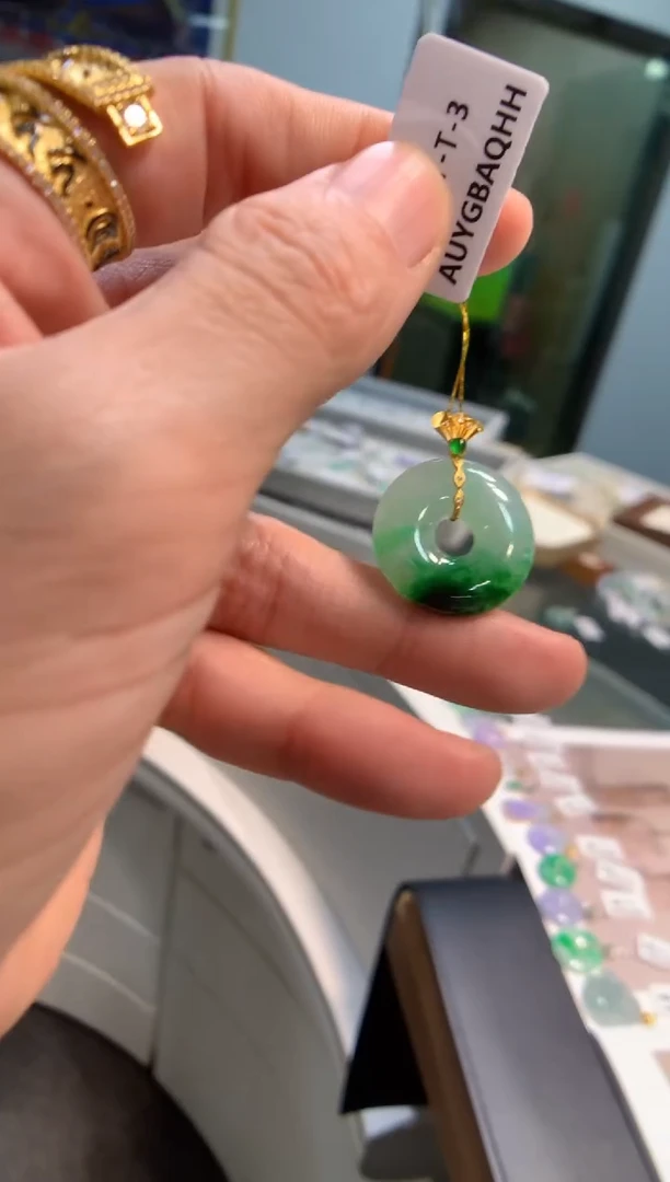 吊坠(不含链)18K金镶嵌翡翠甜甜圈