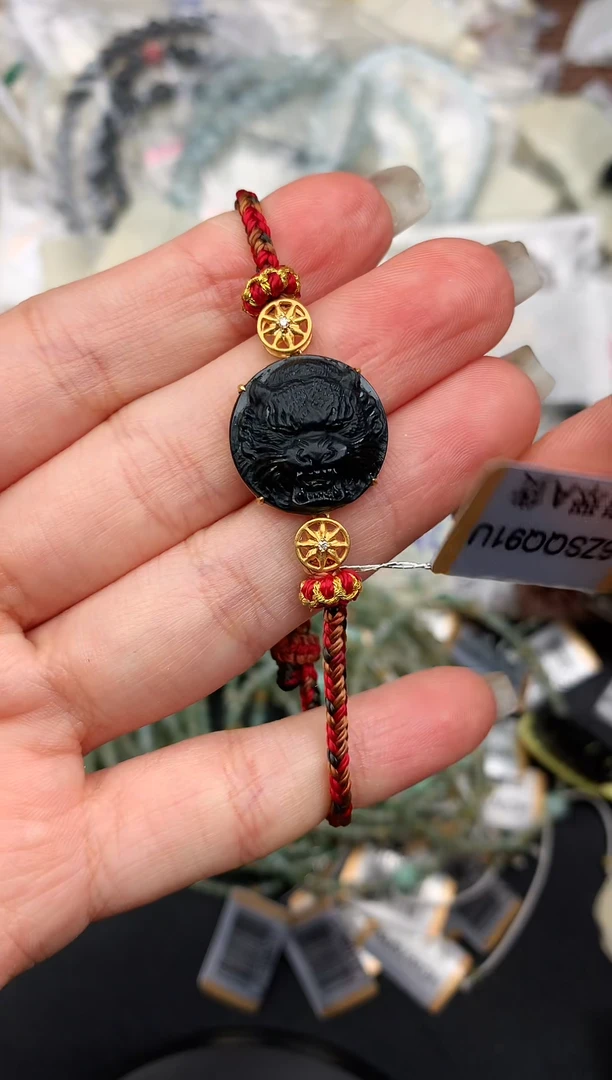 18K金镶嵌挂件翡翠—
