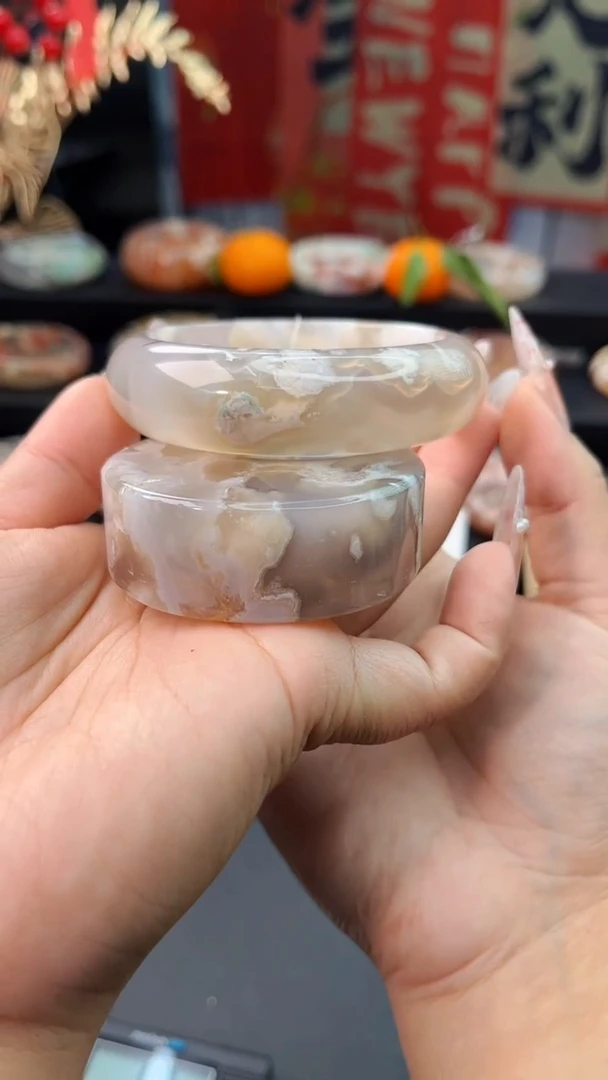 【闪购商品】石英质玉手镯未镶嵌赠送镯心（59圈口）无证书