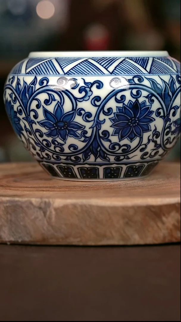 手绘微瑕高温现代瓷  气窑  双钩缠枝莲水洗700C