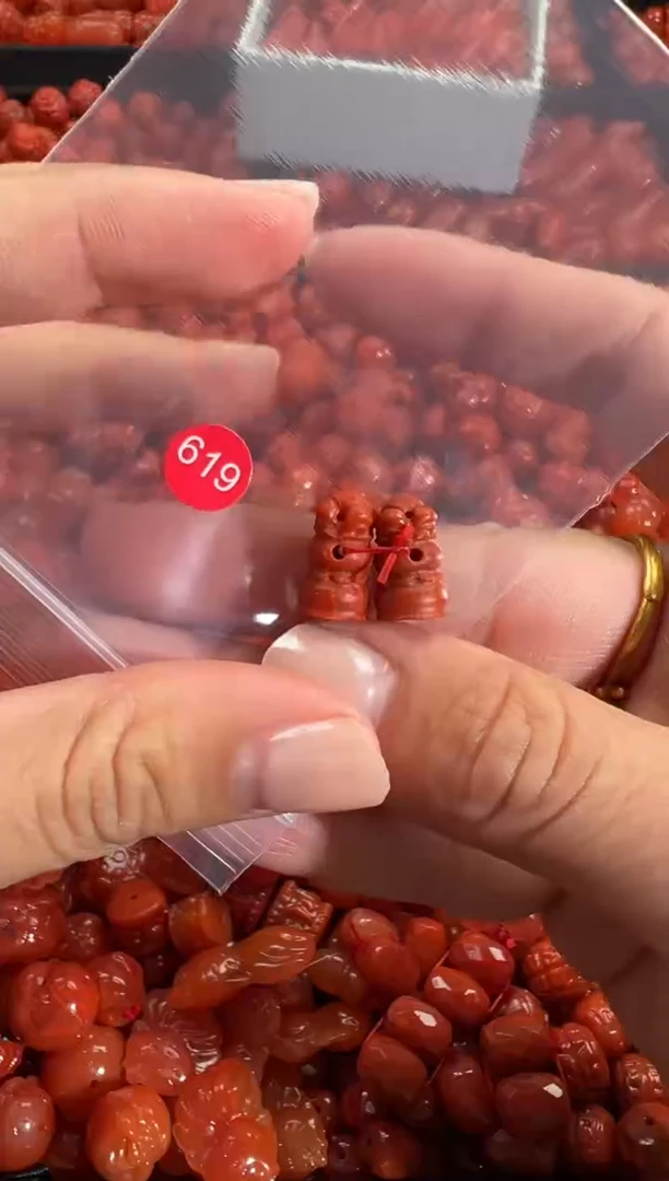 颈饰未镶嵌南红玛瑙1