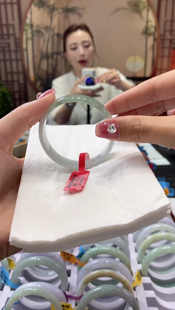 【闪购商品】翡翠手镯未镶嵌000045422