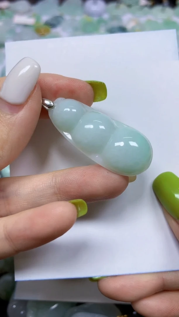 翡翠未镶嵌颈饰天然翡翠a货