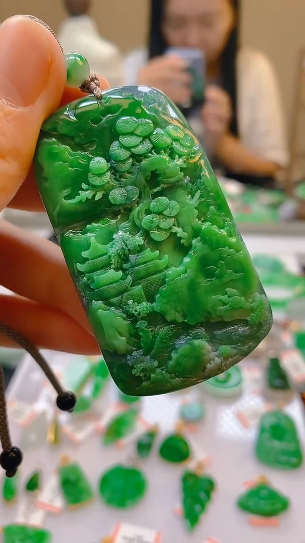 翡翠未镶嵌颈饰24小时鉴赏期 超时不退不换