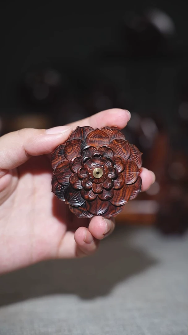 黄花梨/降香黄檀把件莲花香插