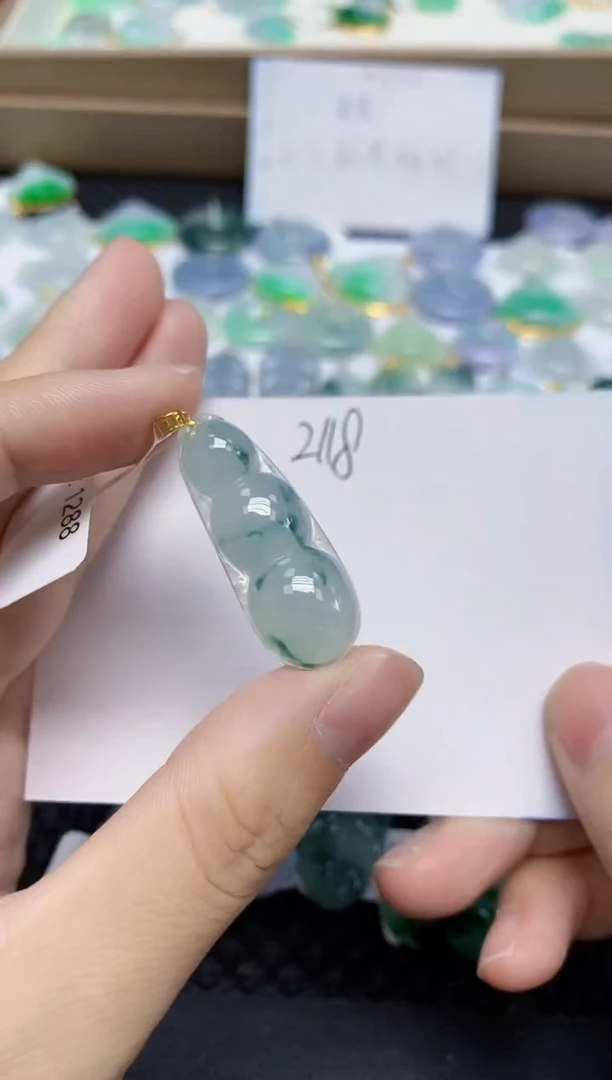 翡翠未镶嵌颈饰天然缅甸翡翠A货