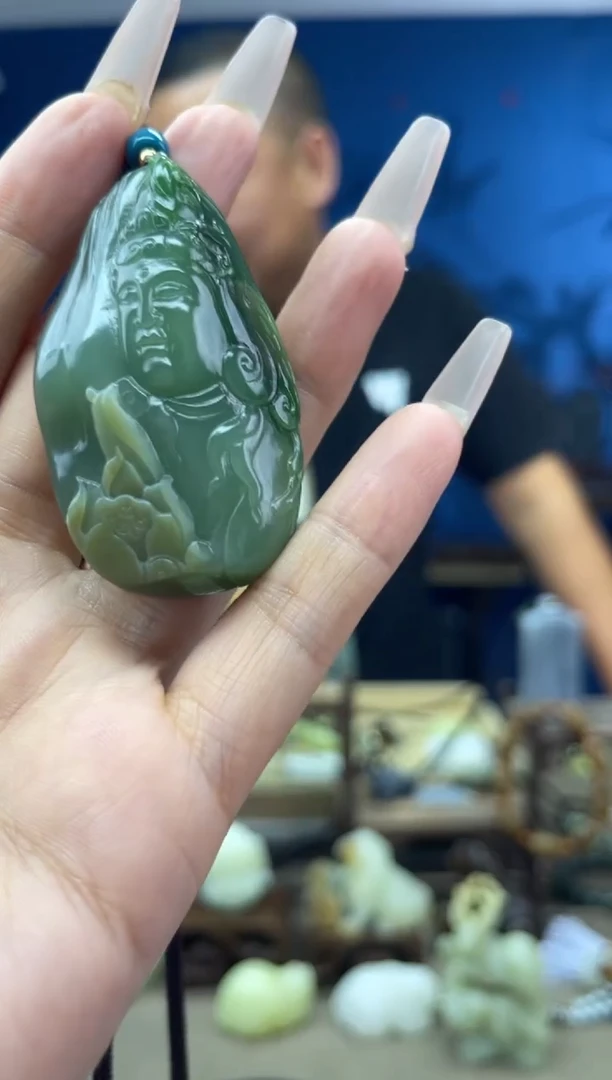 和田玉未镶嵌颈饰1