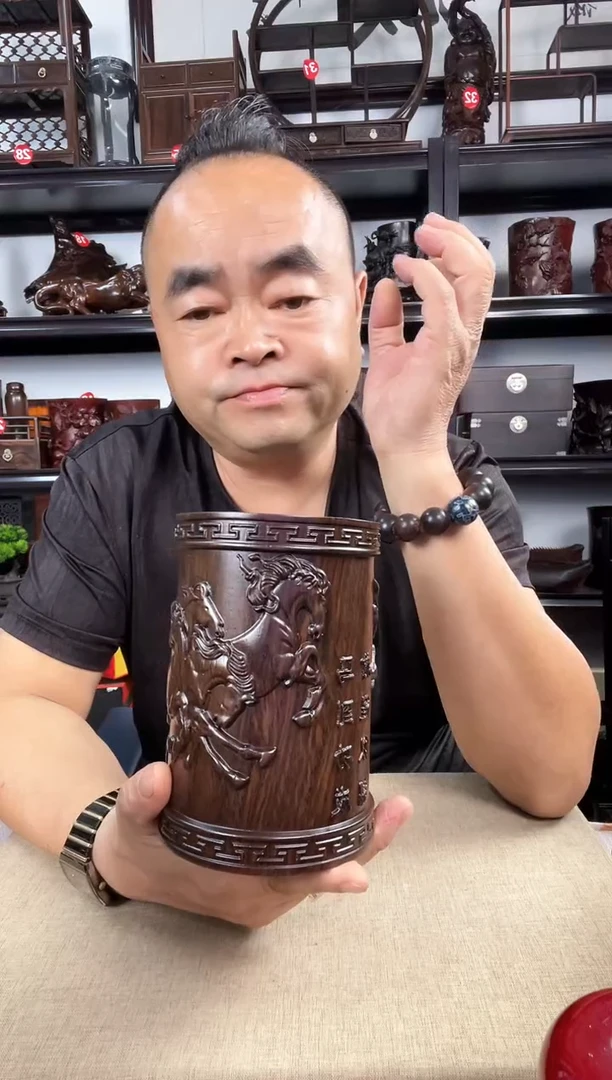 木大马笔筒老李红木工艺品
