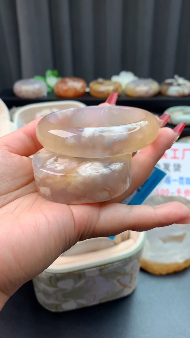 未镶嵌手镯石英质玉（58圈口）赠送镯心