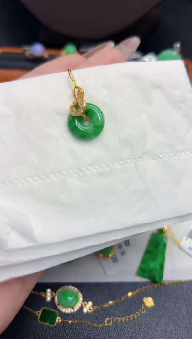 【闪购商品】翡翠颈饰未镶嵌Y缅料A货/多样性发货/一件