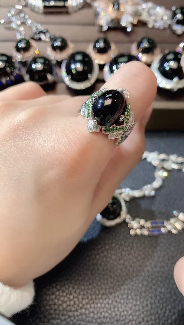 【闪购商品】翡翠戒指18K金镶嵌D60翡翠