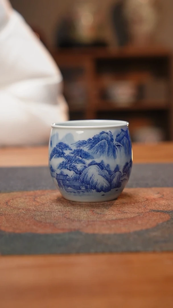【闪购商品】福利款全手工手绘青花山水腰鼓杯