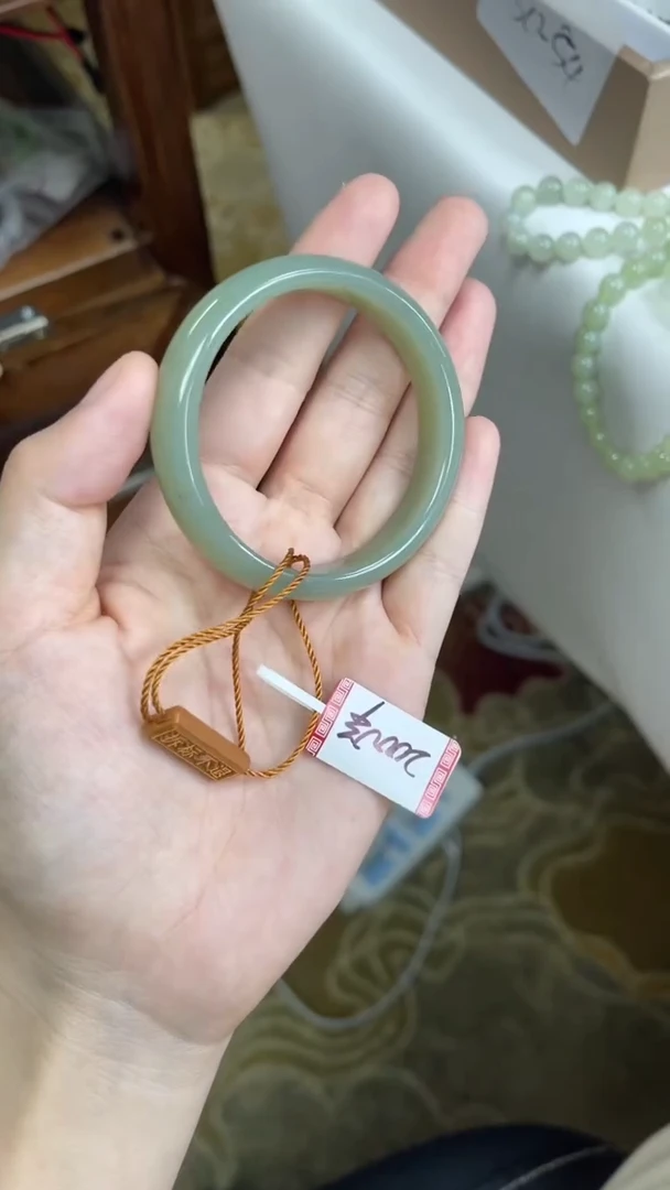 未镶嵌手镯和田玉50