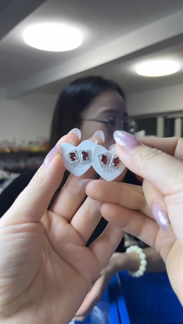 银S925镶嵌·石榴石（多样性发一件）