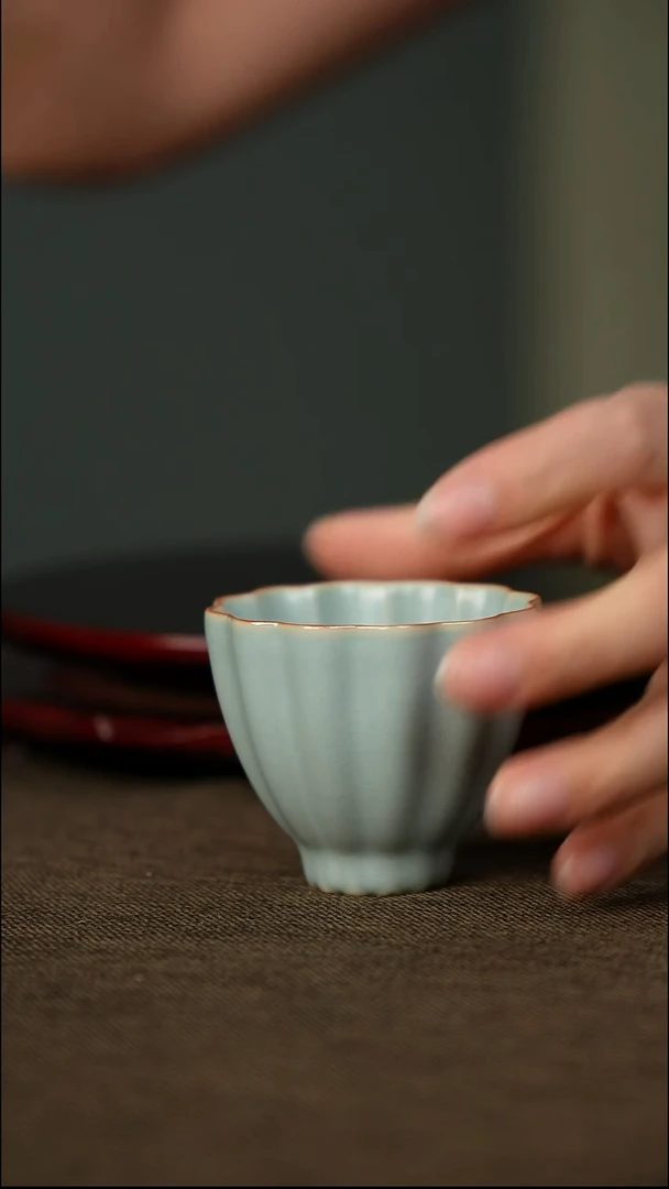 莲瓣杯 带底款