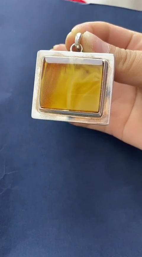 裸石琥珀未镶嵌吊坠