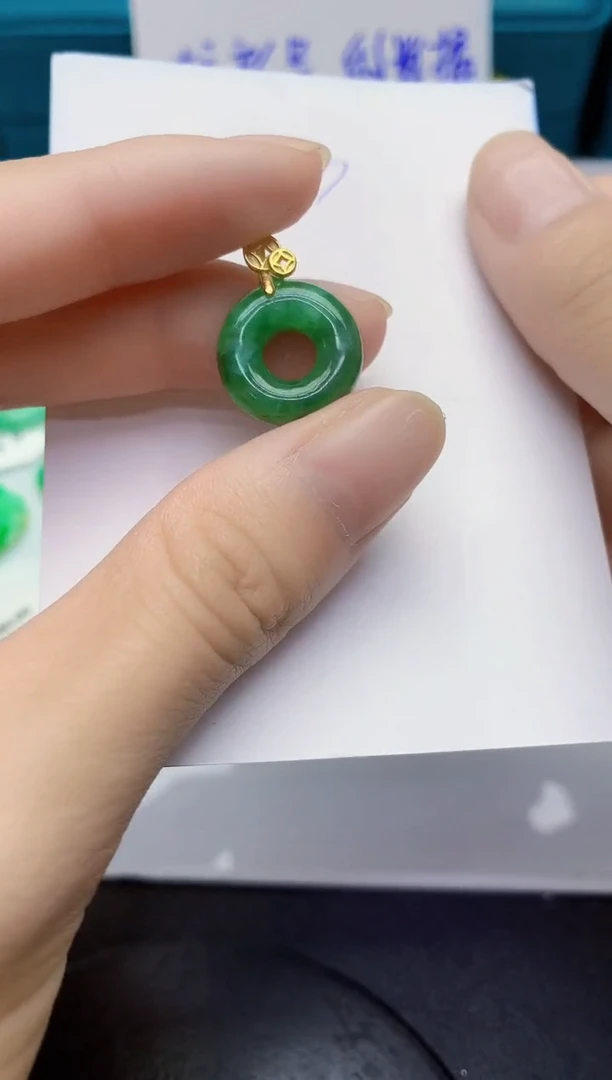 翡翠未镶嵌颈饰000000000