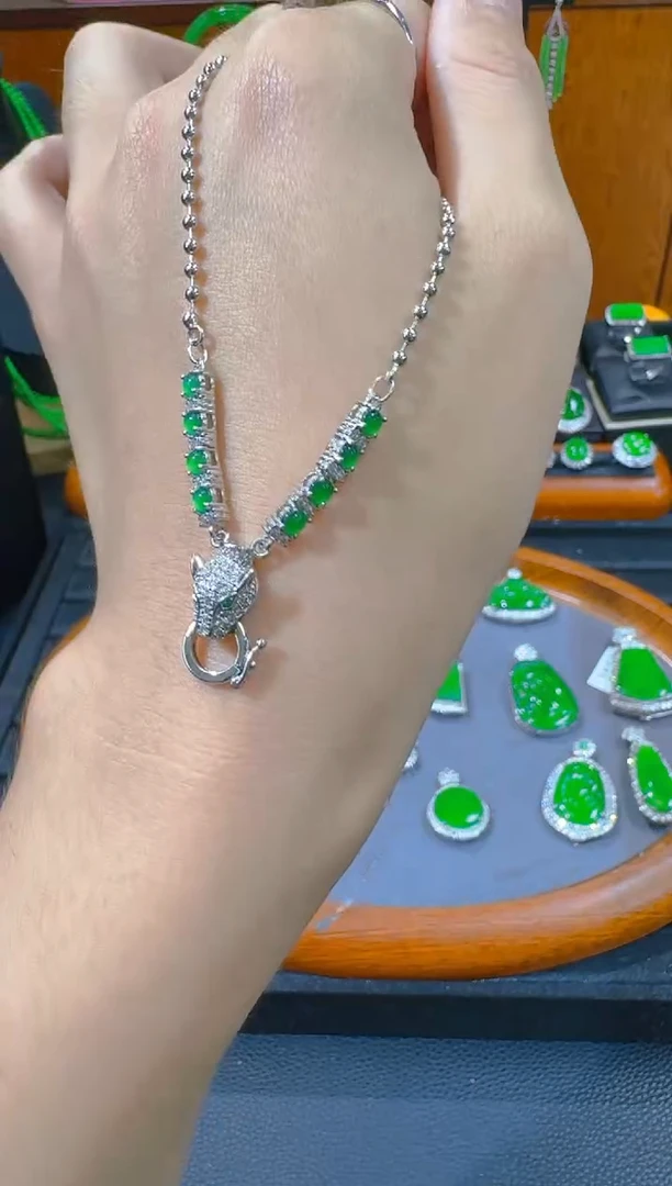 翡翠未镶嵌颈饰天然a货翡翠