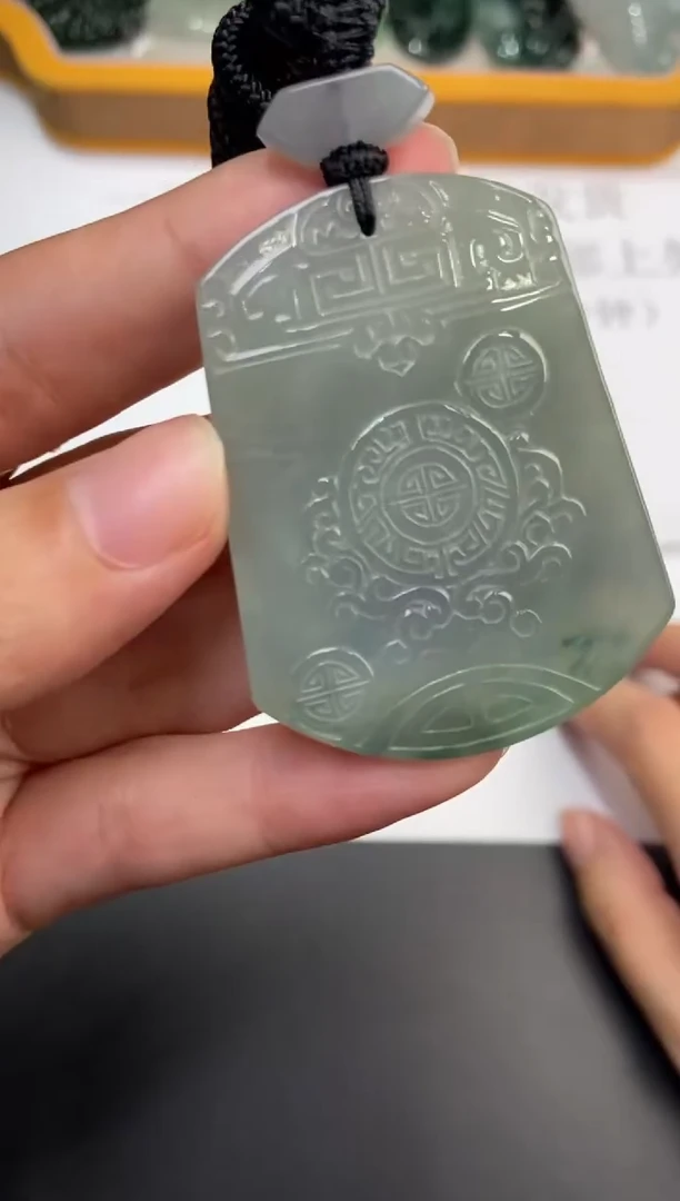 未镶嵌挂件翡翠373980   多人