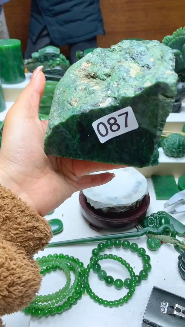 未镶嵌和田玉珠宝半成品1