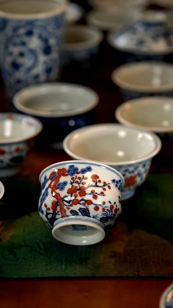 摆件陶瓷浥*柴窑青花釉里红松竹梅炉式杯