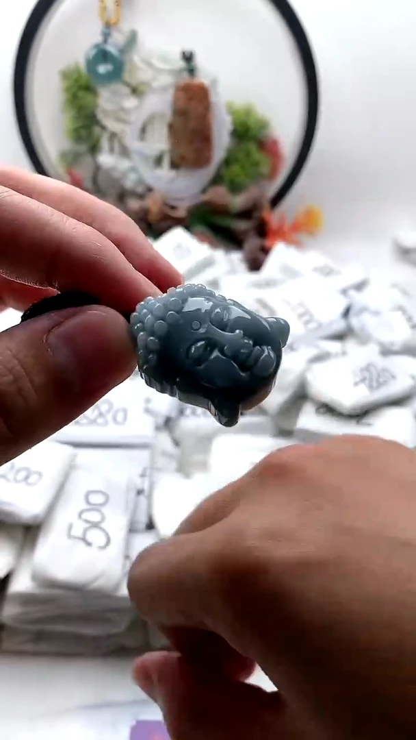 颈饰未镶嵌翡翠佛头