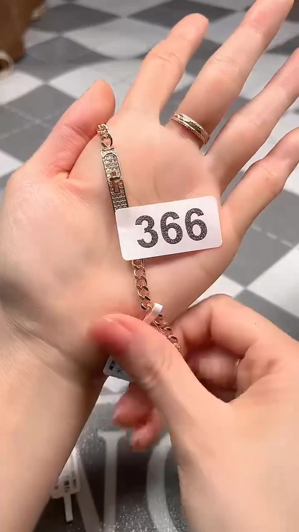 非金属无如图所示时尚饰品