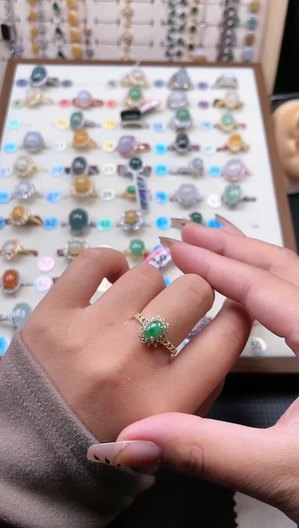 【闪购商品】翡翠戒指银S925镶嵌天然A货翡翠戒指