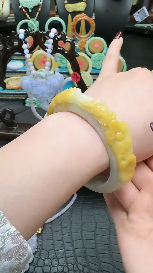 【闪购商品】翡翠手镯未镶嵌凤穿牡丹