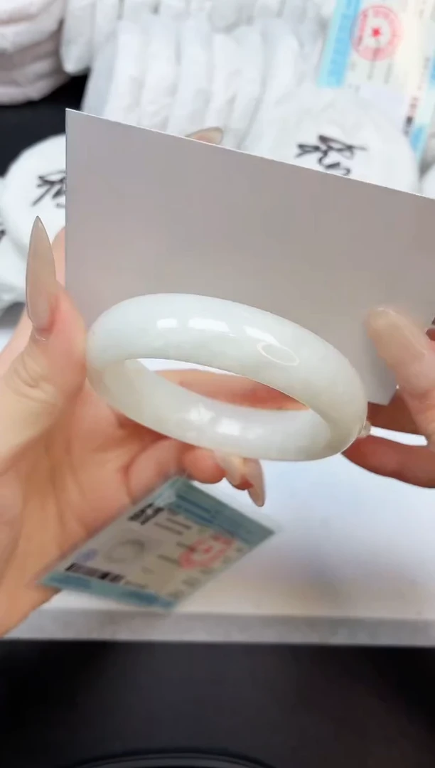 和田玉手镯未镶嵌26K37-56