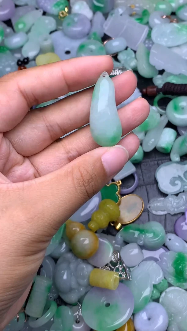 翡翠未镶嵌颈饰天然缅甸翡翠吊坠