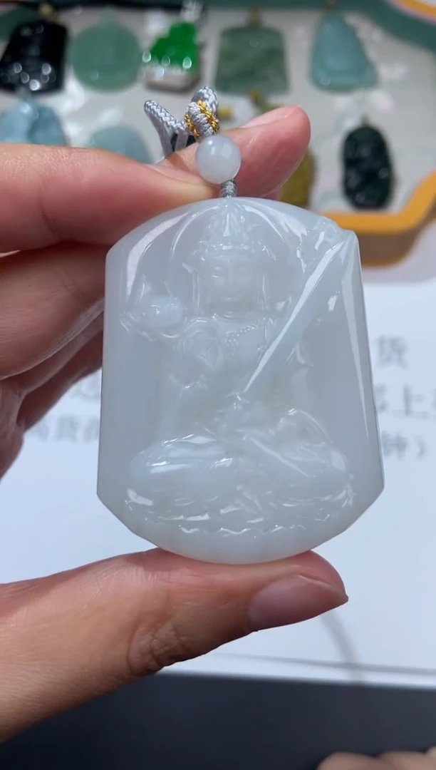 未镶嵌挂件翡翠371931    多人